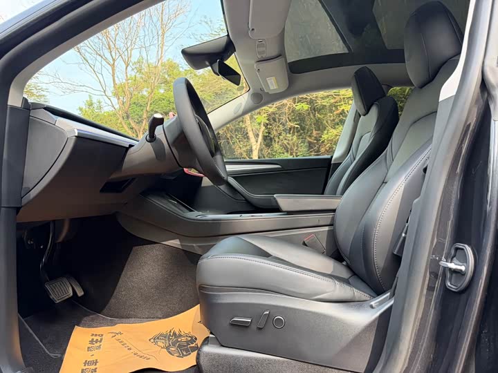 Фото 7 - Tesla Model Y