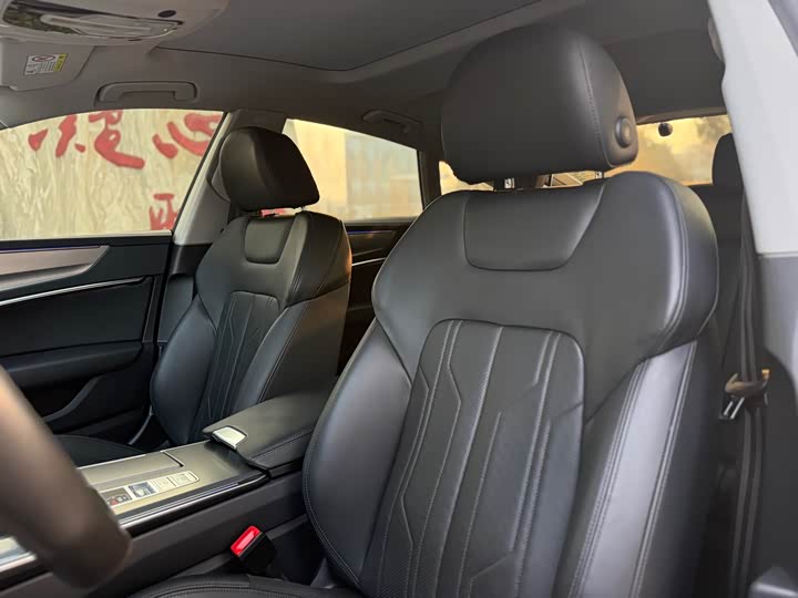 Фото 8 - Audi A7