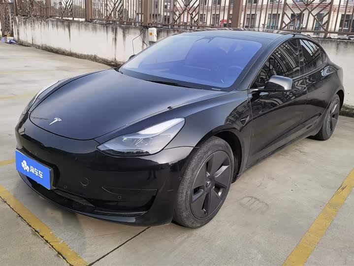 Фото 1 - Tesla Model 3