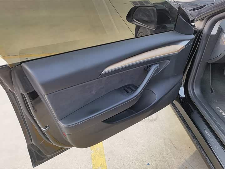 Фото 7 - Tesla Model 3