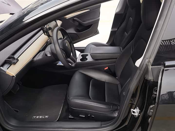 Фото 9 - Tesla Model 3