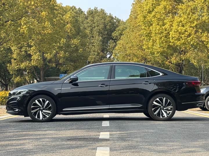 Фото 4 - Volkswagen Passat