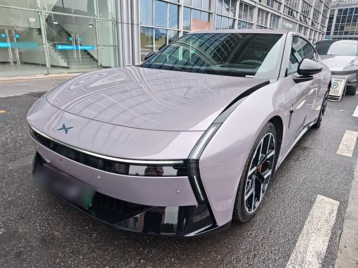 Фото 2 - XPeng P7