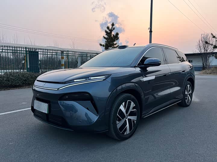 Фото 1 - BYD Tang L