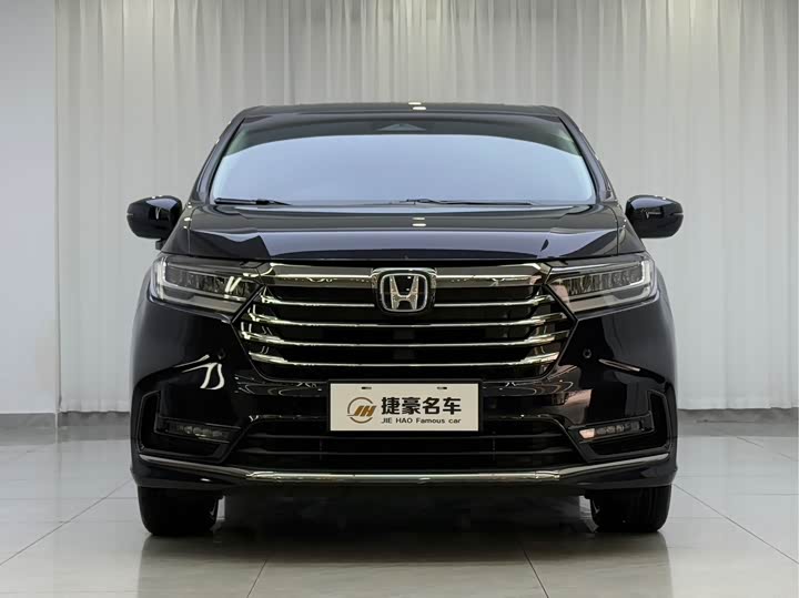 Фото 2 - Honda Odyssey