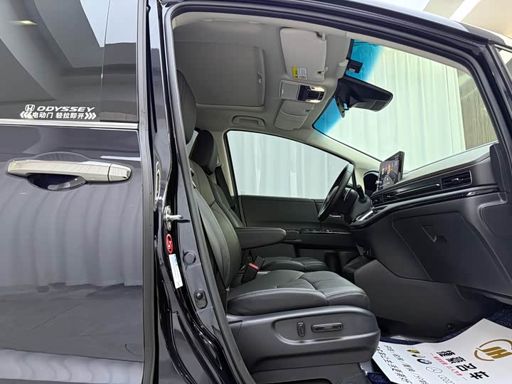 Фото 9 - Honda Odyssey