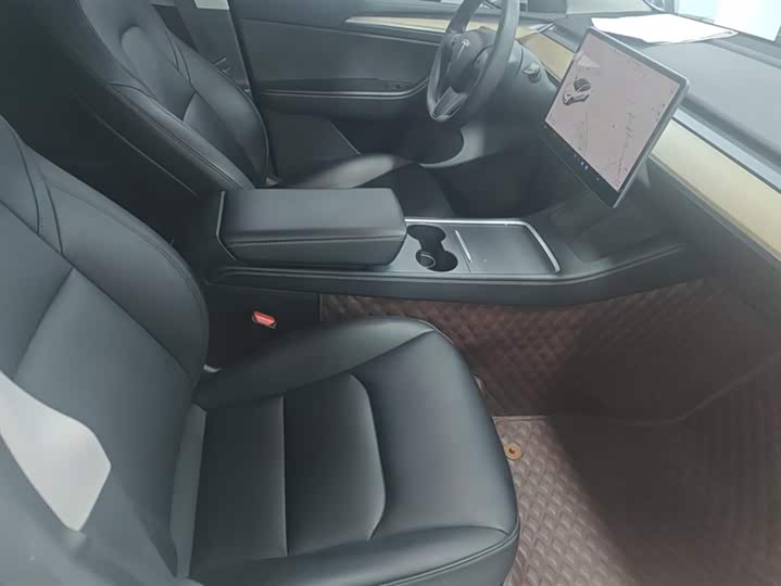 Фото 8 - Tesla Model Y