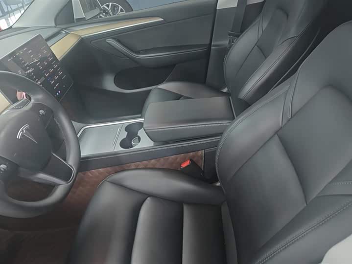 Фото 9 - Tesla Model Y