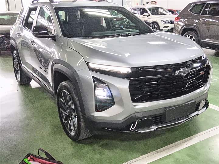 Фото 4 - Chevrolet Equinox Plus