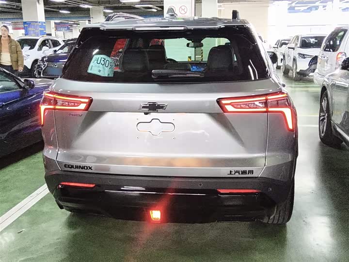 Фото 6 - Chevrolet Equinox Plus