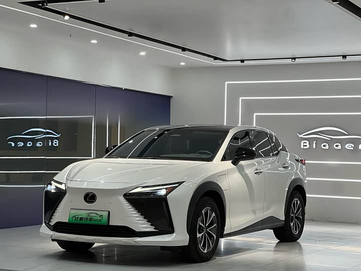 Фото 1 - Lexus RZ