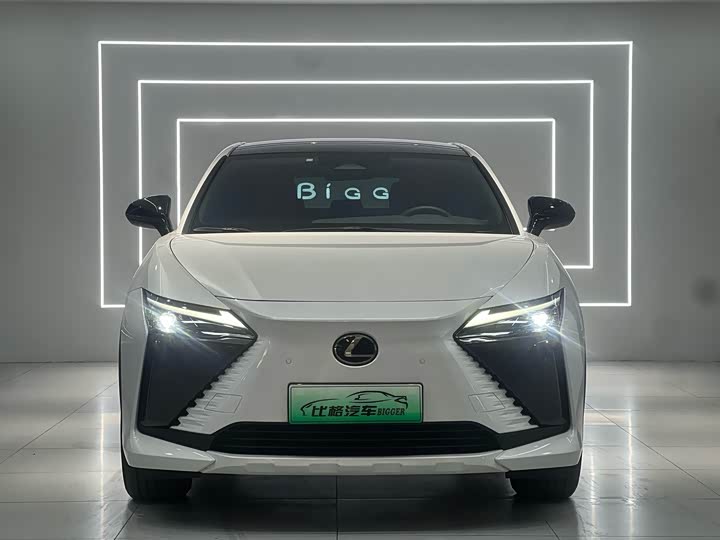 Фото 3 - Lexus RZ