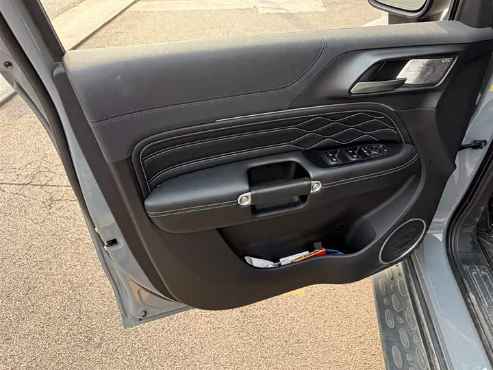 Фото 6 - Tank 300