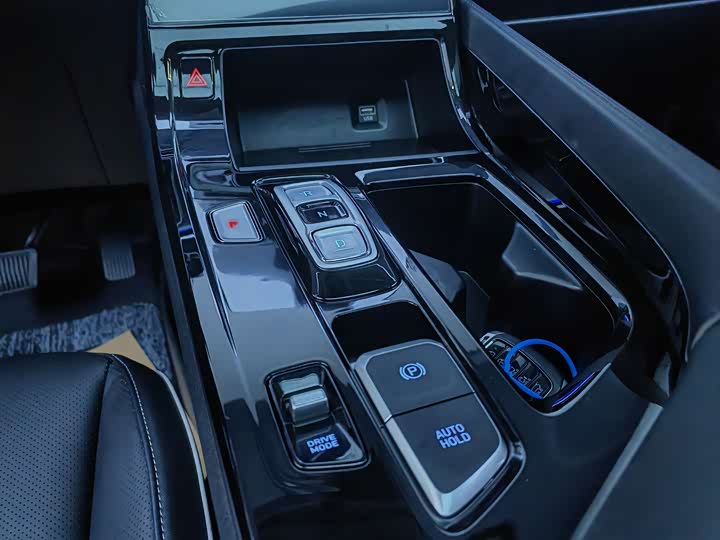 Фото 9 - Hyundai Custo