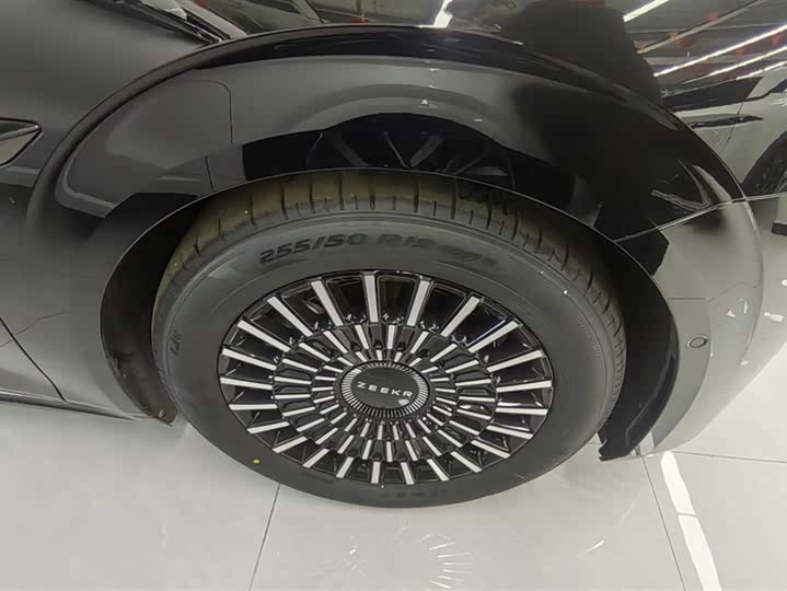 Фото 6 - Zeekr 009