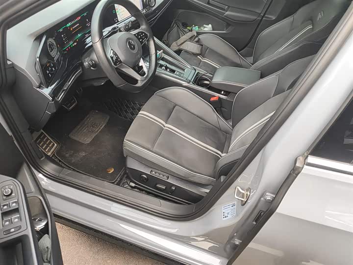 Фото 8 - Volkswagen Golf