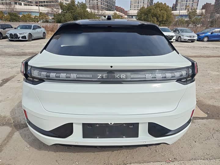 Фото 6 - Zeekr 001