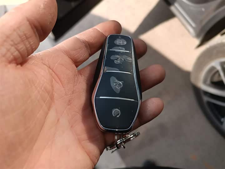 Фото 9 - BYD Song L DM-i Hybrid