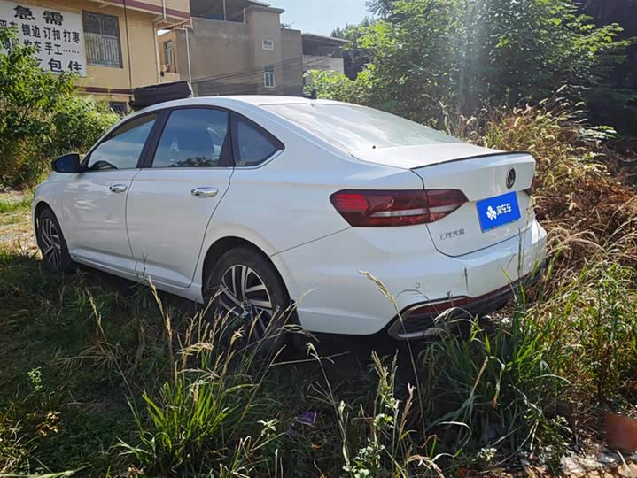 Фото 3 - Volkswagen Lavida