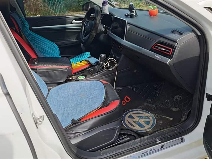 Фото 8 - Volkswagen Lavida