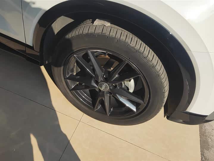 Фото 6 - Audi Q2L