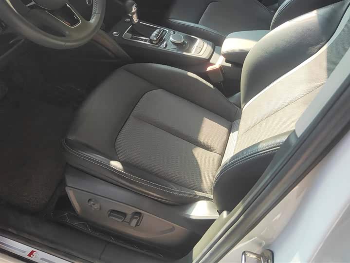 Фото 9 - Audi Q2L