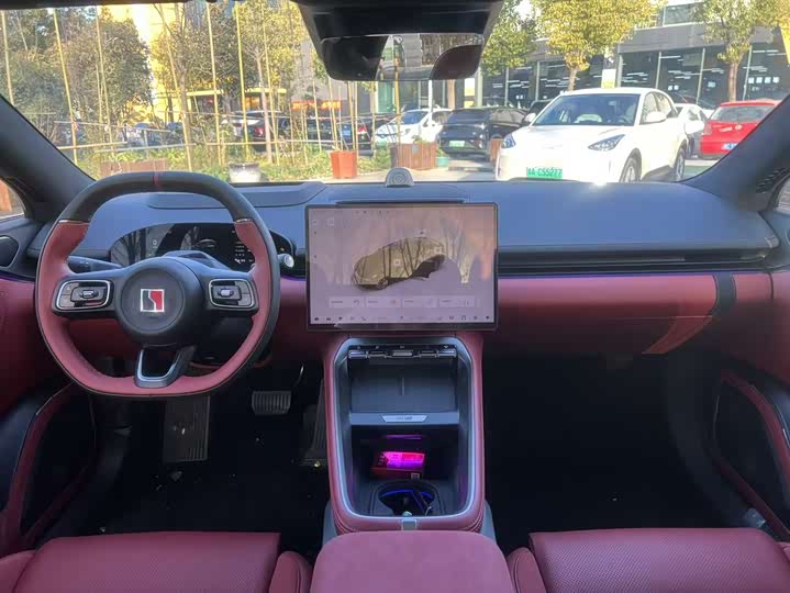 Фото 6 - Zeekr 007 GT