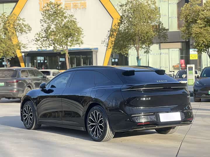 Фото 9 - Zeekr 007 GT