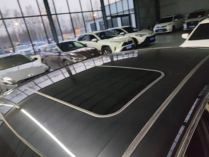 Фото 4 - Toyota Avalon