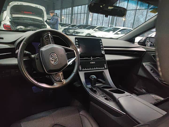 Фото 6 - Toyota Avalon