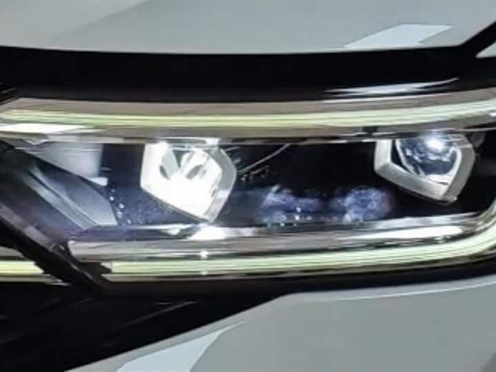 Фото 5 - Volkswagen Sagitar L