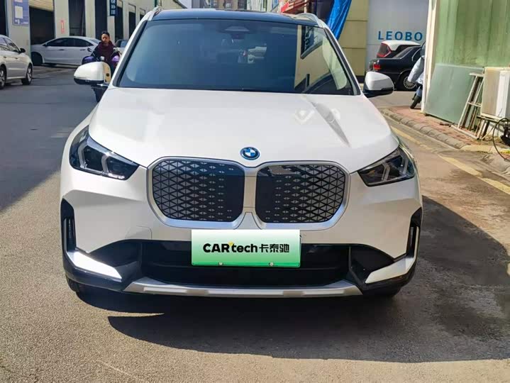 Фото 2 - BMW iX1