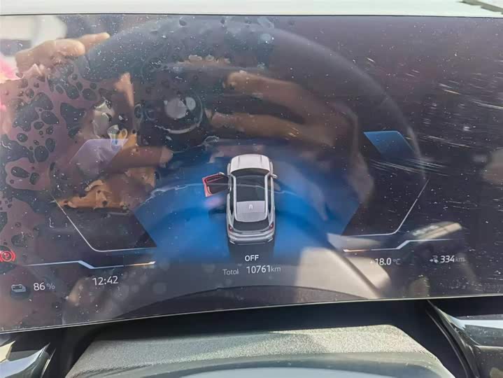 Фото 4 - BMW iX1