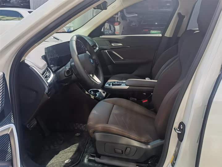 Фото 5 - BMW iX1