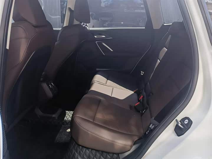 Фото 6 - BMW iX1