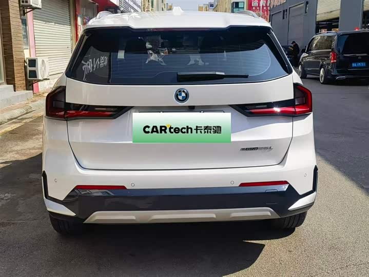 Фото 9 - BMW iX1