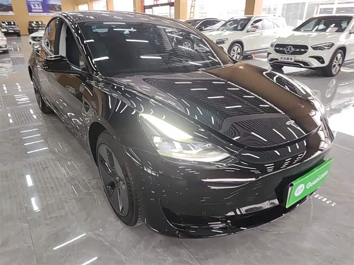 Фото 4 - Tesla Model 3