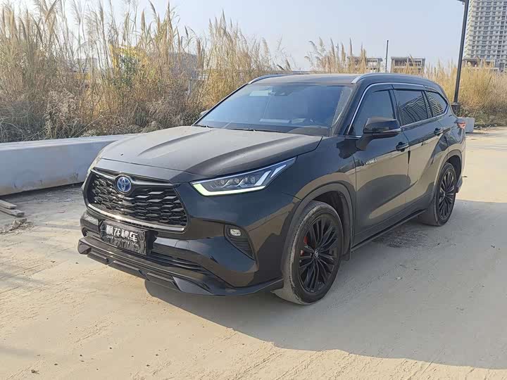 Фото 1 - Toyota Highlander