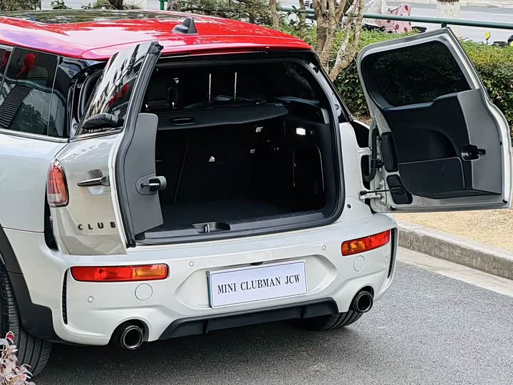 Фото 9 - Mini Clubman JCW