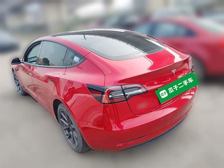 Фото 9 - Tesla Model 3