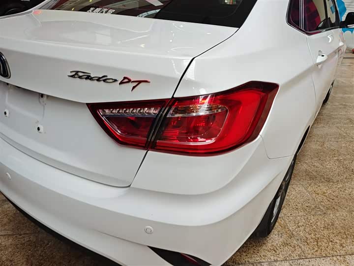 Фото 8 - Changan Eado DT