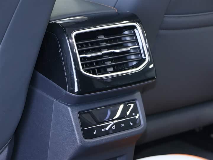 Фото 4 - Volkswagen ID.6 Crozz