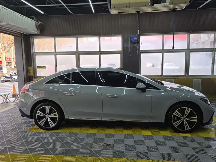 Фото 9 - Mercedes-Benz EQE