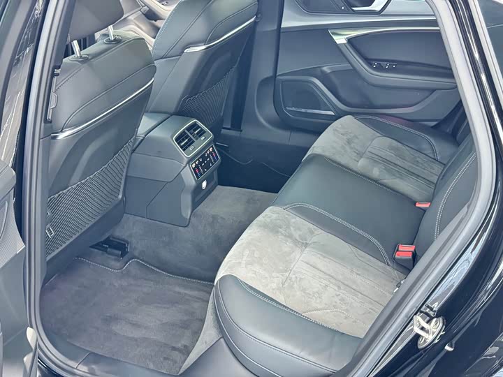 Фото 7 - Audi A6L