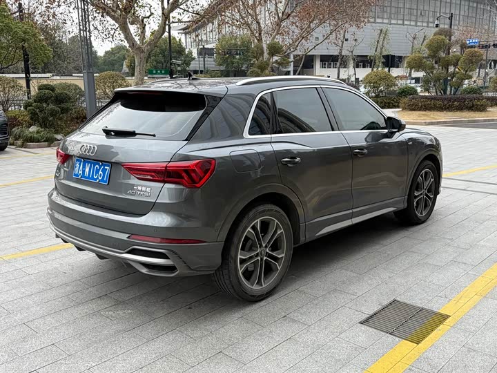 Фото 8 - Audi Q3