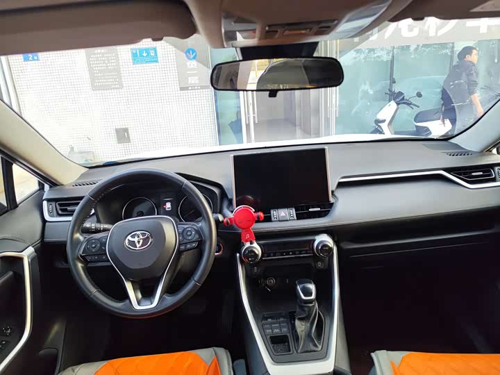 Фото 5 - Toyota Wildlander