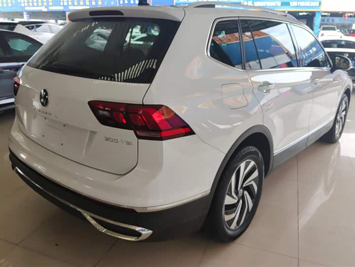 Фото 3 - Volkswagen Tiguan L Pro
