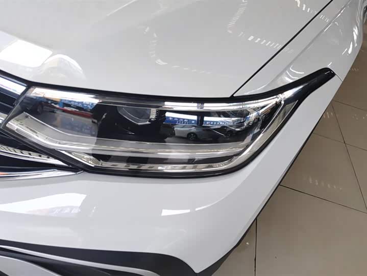 Фото 5 - Volkswagen Tiguan L Pro