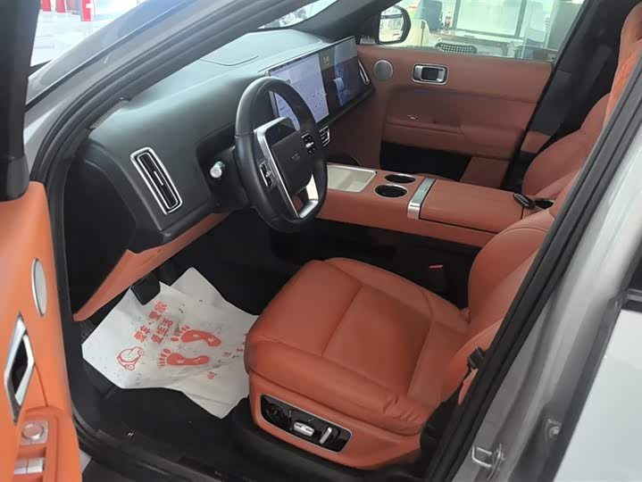 Фото 9 - LiXiang L8