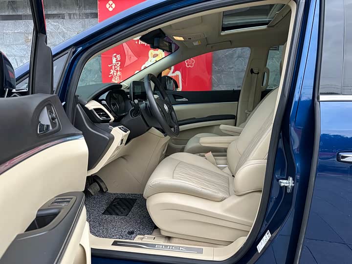 Фото 4 - Buick GL8 ES